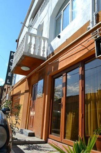 Isaka Hotel Tbilisi
